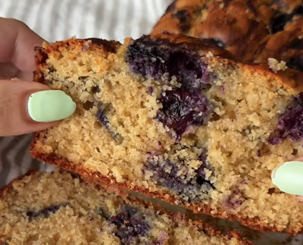 Panque de blueberries con limón amarillo saludable