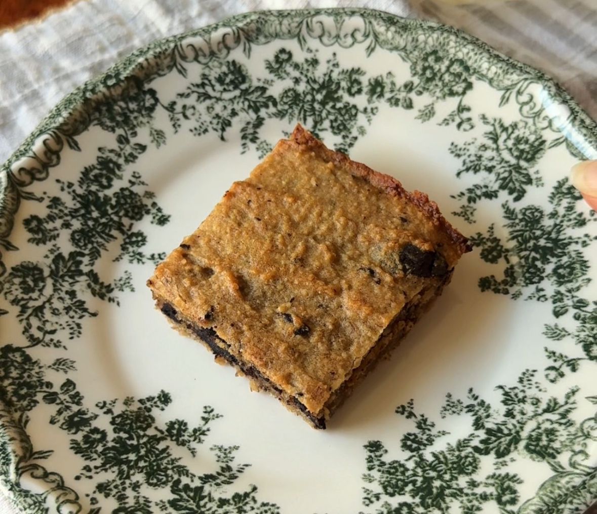 Blondies de plátano y chocolate